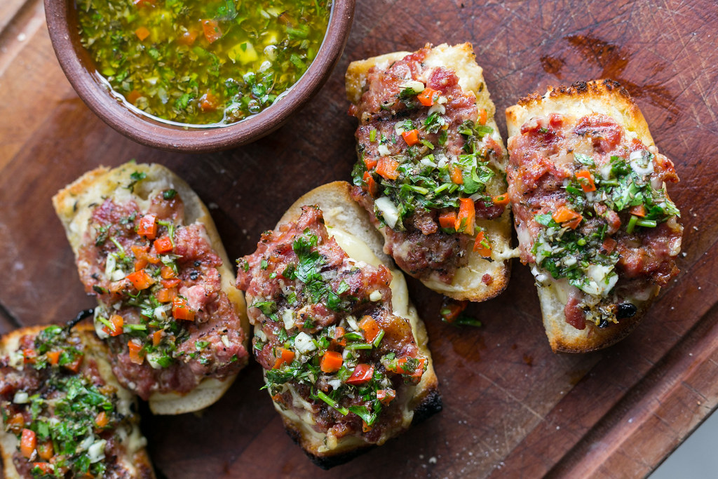 Choripán con Chimichurri